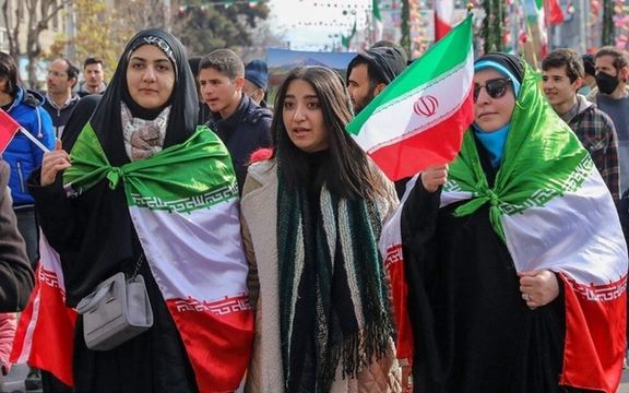 برلماني إيراني يؤكد تقديم "إغراءات مالية" لمتظاهرات مقابل المطالبة بالحجاب الإجباري