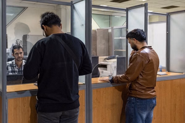 Iranians report months-long waits for unemployment benefits