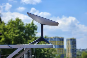 چالش تازه استارلینک در ایران؛ رویارویی با سرکوب و اخلال ماهوارهای جمهوری اسلامی