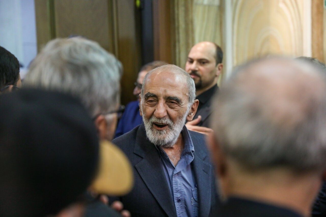 حسین شریعتمداری خطاب به مردم آمریکا: چرا ترامپ را حذف فیزیکی نمی‌کنید؟