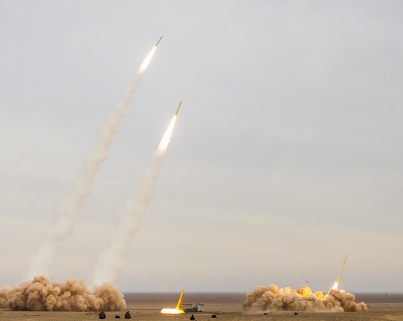 شلیک ۱۶ موشک بالستیک در رزمایش سپاه؛ ستاد نیروهای مسلح: رزمایش پاسخ به تهدید اسرائیل بود