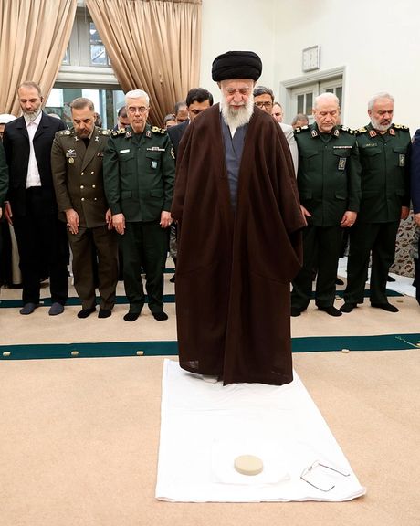 هفتهنامه اکونومیست: سپاه پاسداران امیدوار است از مذاکرات آمریکا بهره ببرد