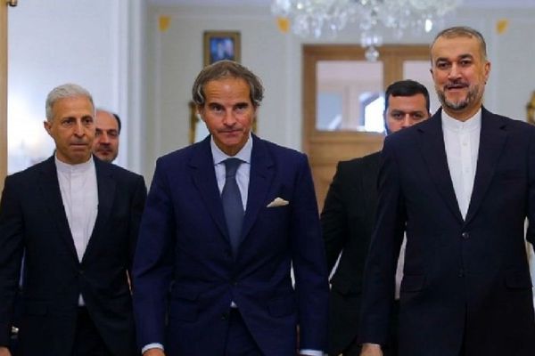 خلال زيارته لطهران.. مدير الوكالة الذرية يبحث "إجراءات ملموسة" لإحياء الاتفاق النووي