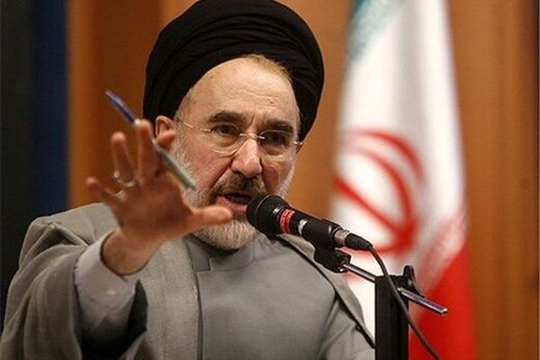 محمد خاتمي: التيار الإصلاحي يدعو السلطات الإيرانية الحاكمة إلى عدم "الإطاحة بالنظام"