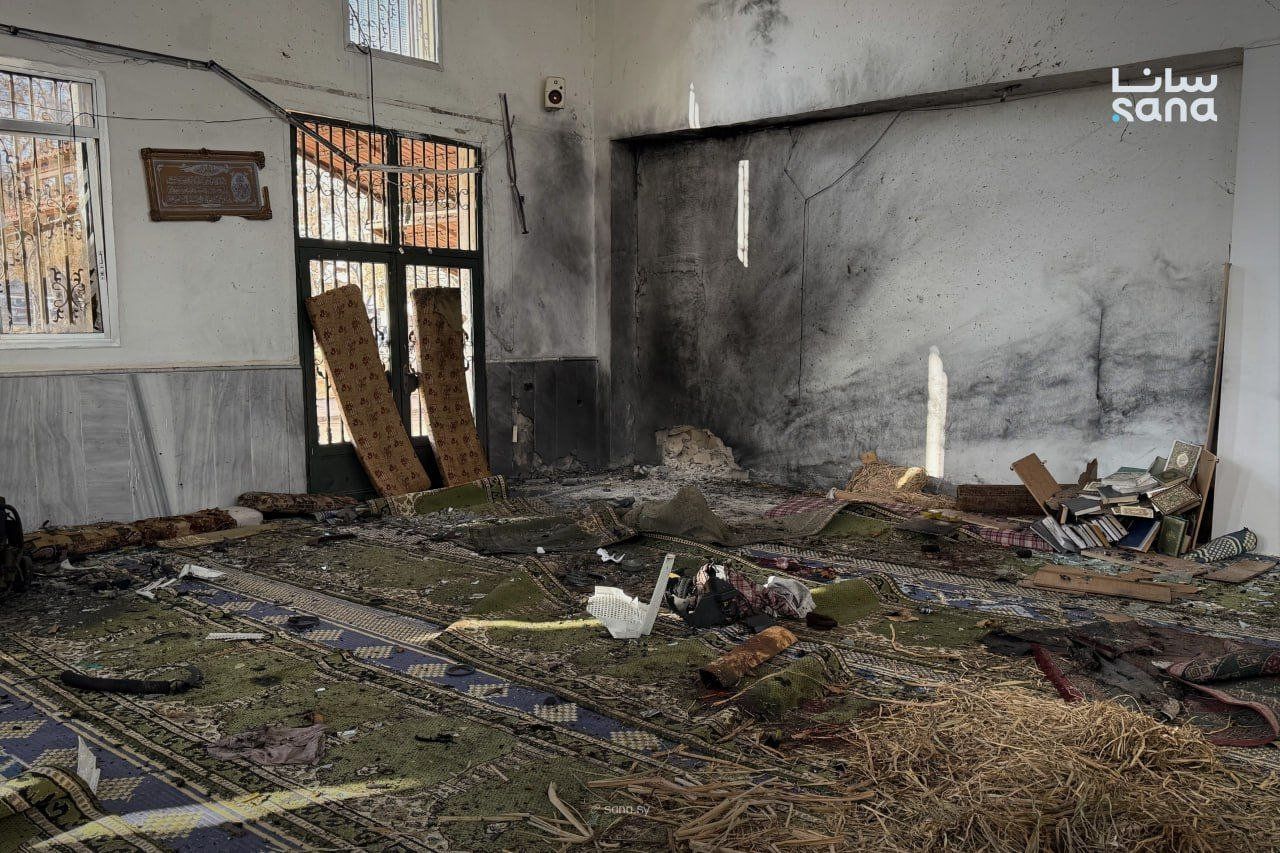 انفجار در مسجدی در یک محله علوی‌نشین در حمص سوریه دست‌کم ۸ کشته بر جا گذاشت