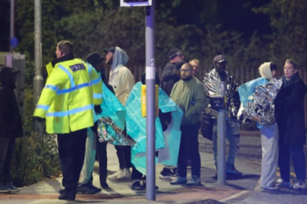 حمله با چاقو در قطاری در بریتانیا، چندین زخمی و دو بازداشت در پیداشت