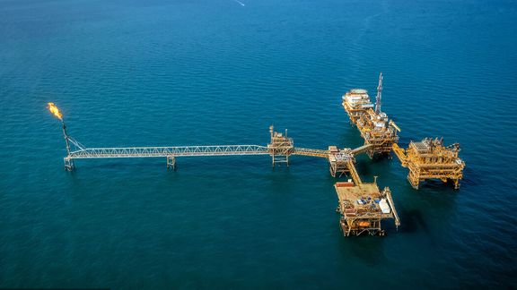 A platform in the Iranian offshore oilfield Abuzar in the Persian Gulf
