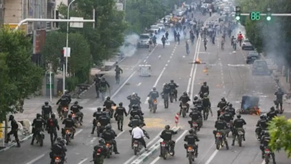 IRGC warns against protests as economic, energy crises mount