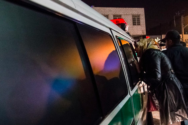 بتهمة "إقامة حفلة مختلطة وتناول الكحوليات".. اعتقال 18 شخصا جنوب غربي إيران