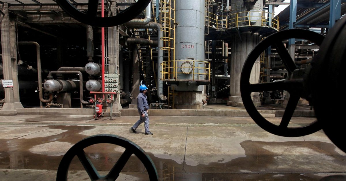 Did China quietly defuse Iran's oil weapon? Pro-Ghalibaf paper asks out loud
