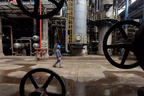 Did China quietly defuse Iran's oil weapon? Pro-Ghalibaf paper asks out loud