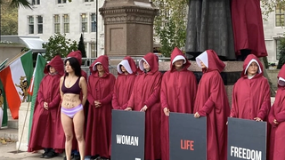 London activists protest in support of Iranian student’s hijab defiance