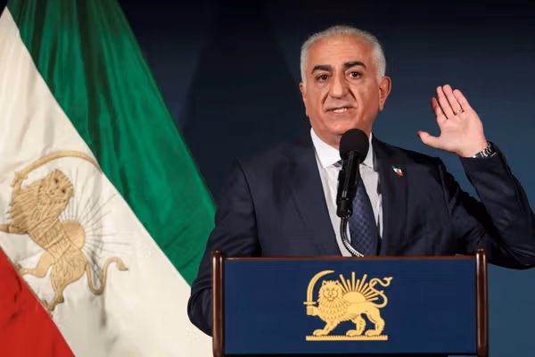 شاهزاده رضا پهلوی: زیر پرچم شیر و خورشید ایران متحد بمانید