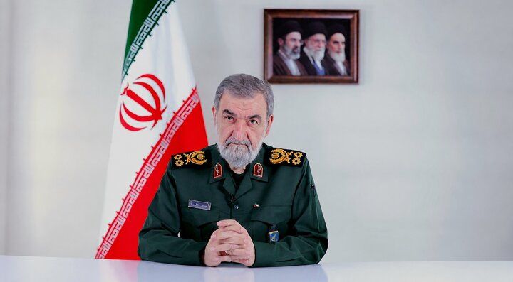 محسن رضایی: اگر جنگ شروع شود شاخ آمریکا را می&zwnj;شکنیم