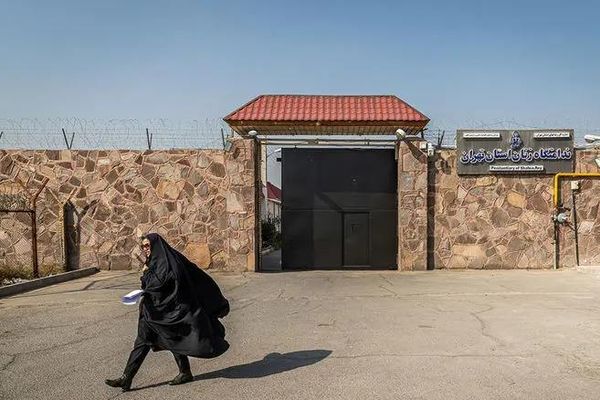 سجينات "قرجك".. لرئيس القضاء الإيراني: نحن في ركن مظلم من الظلم لا يعترف بإنسانيتنا