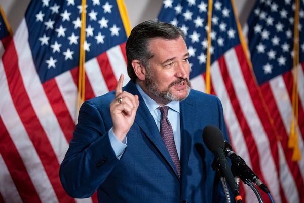 سيناتور أميركي: القدرات النووية الإيرانية تُشكّل تهديداً للعالم المتحضّر بأسره