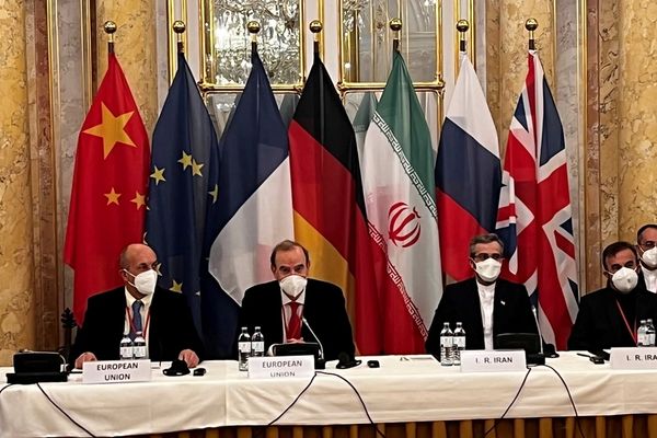 "الترويكا الأوروبية": أمامنا أسابيع لإحياء الاتفاق النووي مع إيران وليس شهورا