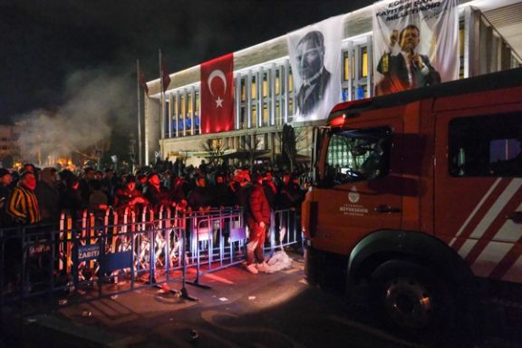 دستگیری و تعقیب بیش از ۱۰۰ نفر دیگر به دلیل انتشار مطلب درباره بازداشت شهردار استانبول