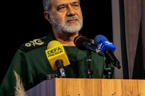 مسؤول بالحرس الثوري الإيراني: اسم عدونا تغيّر.. ترامب "الأحمق" حلّ محل معاوية