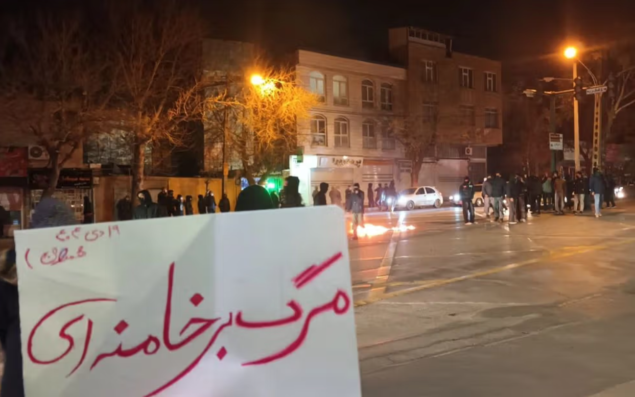 وزير الخارجية الروسي: الوضع بين إيران والولايات المتحدة بلغ حافة الانفجار