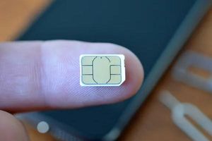 شهروندان از قطع سیمکارت منتقدان بهعنوان ابزار جدید جمهوری اسلامی برای سرکوب نام بردند