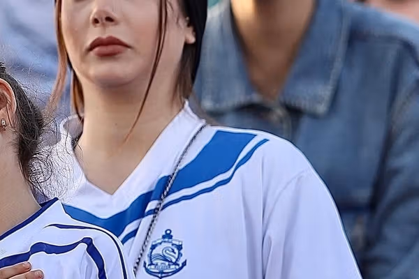 درخواست ملوان از هواداران زن: بلیت سکوی زنان تمام شد، لطفا بلیت سکوهای مردان را نخرید!