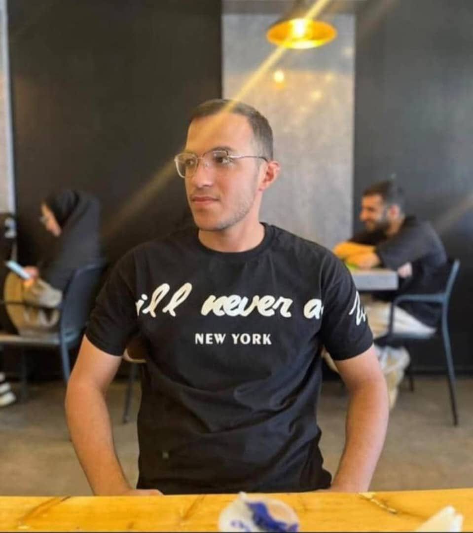 Student sets himself on fire after Iran officials demolish family kiosk – rights group