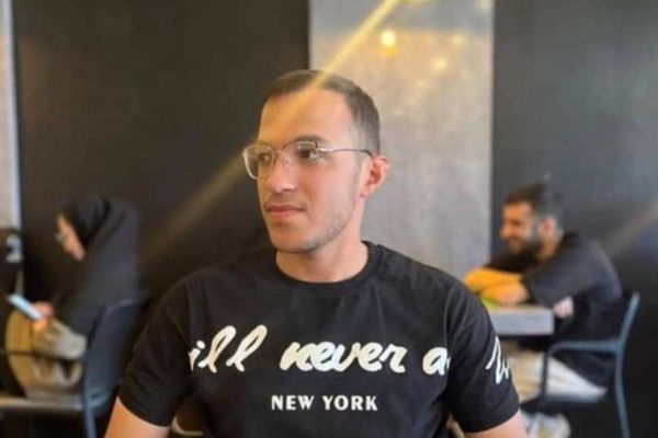 استقالة رئيس بلدية الأهواز و4 مسؤولين بعد انتحار شاب إيراني احتجاجًا على هدم كشك عائلته