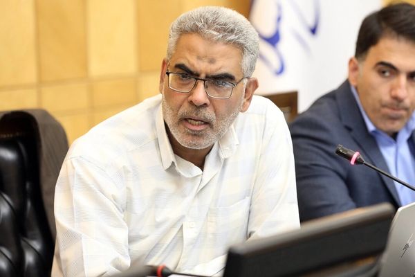 عضو کمیسیون اقتصادی مجلس: از سال ۱۳۹۷، حدود ۱۱۶ میلیارد دلار ارز صادرات بازنگشته است