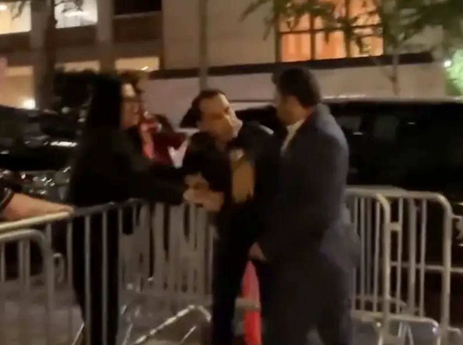 واشنطن: هجوم عضو الوفد الإيراني ضد مراسل"إيران إنترناشيونال"غير مقبول وسنحقق في الأمر