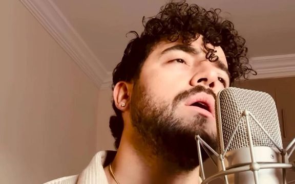 شروین حاجیپور، خواننده ترانه «برای» قطعه جدیدی علیه جنگ در خاورمیانه ساخت و منتشر کرد