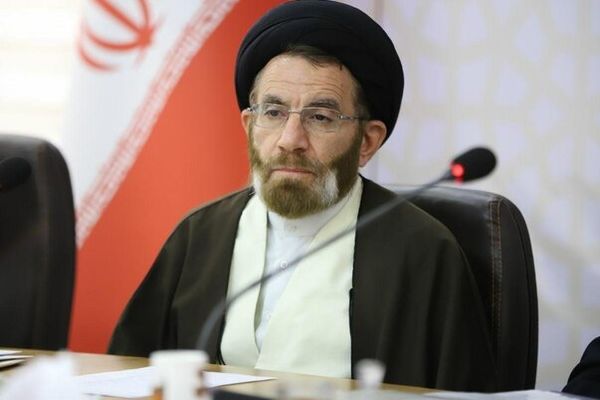 نماینده خامنهای در لرستان: نسل جوان خامنهای را دوست دارد