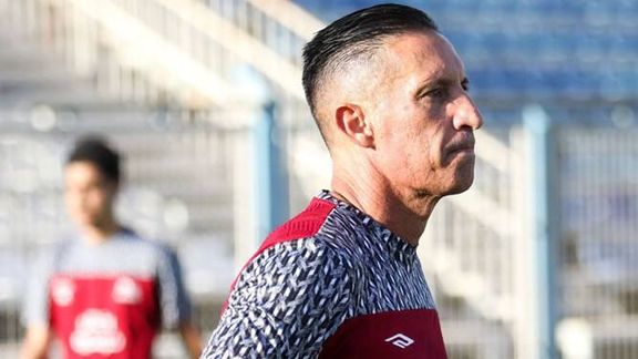 تعویض در پیشفصل؛ آلوارز، مربی دروازهبانهای تراکتور شد