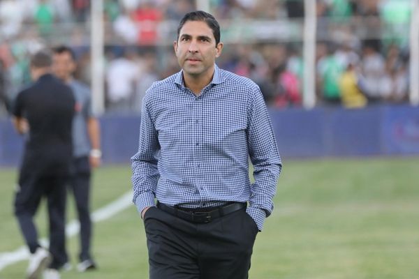 تصمیم هیات مدیره پرسپولیس؛ هاشمیان بازی ذوبآهن هم هست، مذاکره با اوسمار ادامه دارد