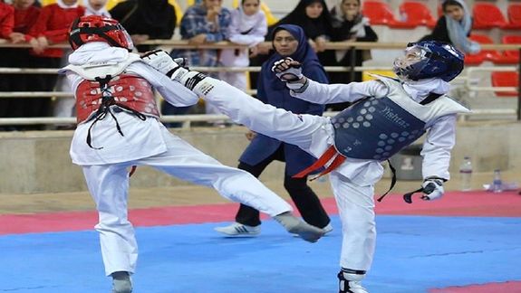 مدیر ورزش کهگیلویه به دلیل روسری نداشتن دو کودک زیر ۱۲ سال در یک مراسم برکنار شد