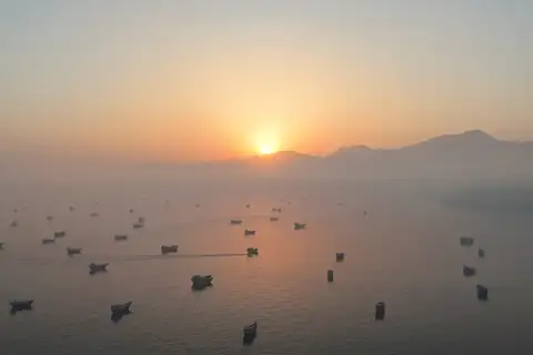 IRGC says will maintain control of Hormuz until demands are met