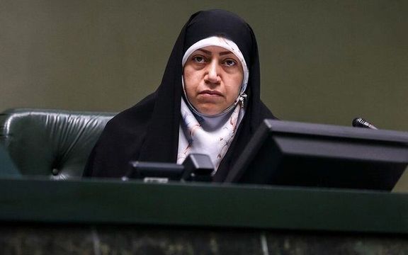 رییس فراکسیون زنان مجلس: مردی که نمیتواند ۴۰۰ سکه بدهد، چرا سر سفره عقد امضا میکند؟