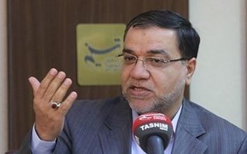 عضو دفتر نشر آثار خامنهای: پلیس مهربان ما با پلیس آمریکا متفاوت است