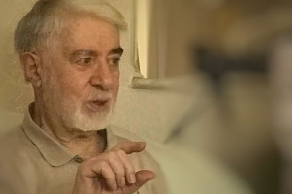 موسوي يحذر من "توريث" منصب المرشد.. ويهاجم "الدور القمعي" للحرس الثوري في إيران وسوريا