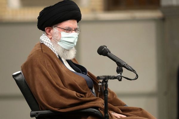 حساب المرشد الإيراني على "تويتر" يعدل تصريحاته ويحذف "المحادثات النووية تسير على ما يرام"