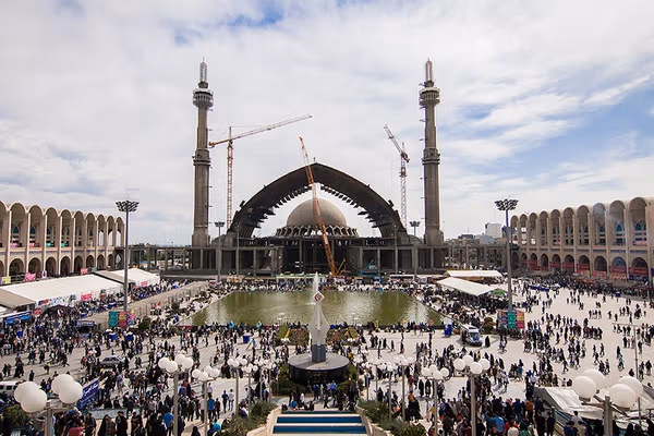 مصلای خمینی، آیینه نظام ناتمام جمهوری اسلامی