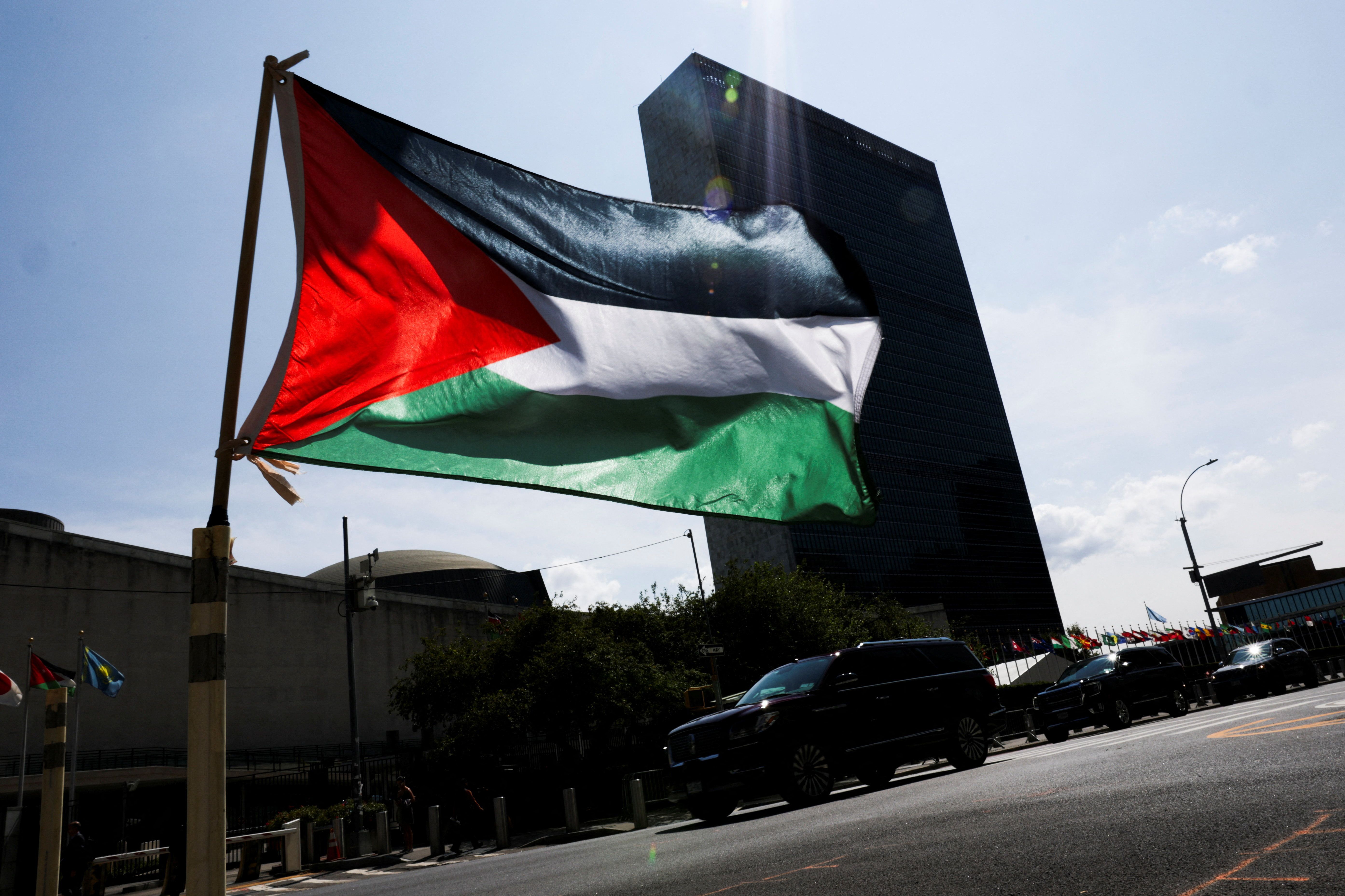 پرتغال به بریتانیا، کانادا و استرالیا پیوست و کشور فلسطین را به‌رسمیت شناخت