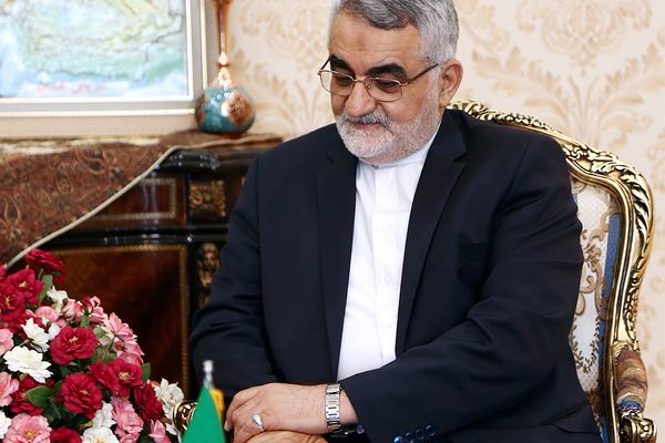 برلماني إيراني: مصالح واشنطن في المنطقة ستكون هدفاً لنا إذا كرر ترامب أخطاءه