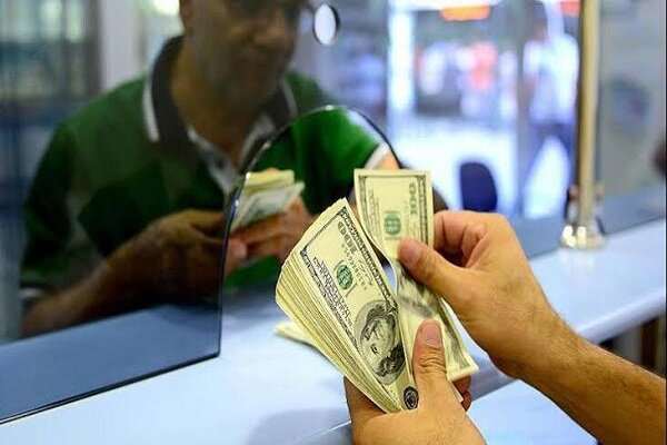 فایننشالتایمز درباره اعتراضات بازار: ارزش پول ملی ایران از زمان جنگ ۴۰ درصد کم شده است