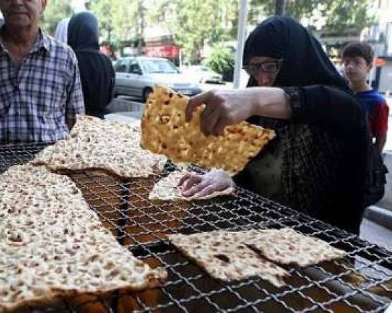 خبرگزاری ایلنا: مدتهاست خرید نان نصفه رواج پیدا کرده است
