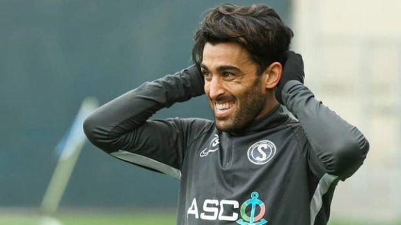 بختیار رحمانی خطاب به بازیکنان استقلال: لطفاً بدون عارف بازی نکنید