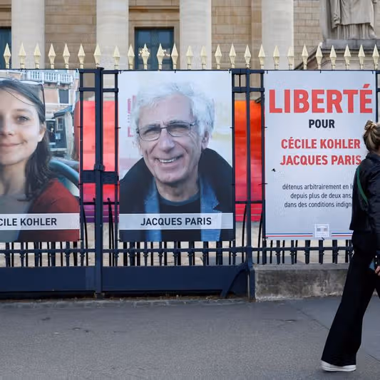 دولت فرانسه برای آزادی دو شهروند زندانی خود مذاکرات محرمانه با جمهوری اسلامی داشته است