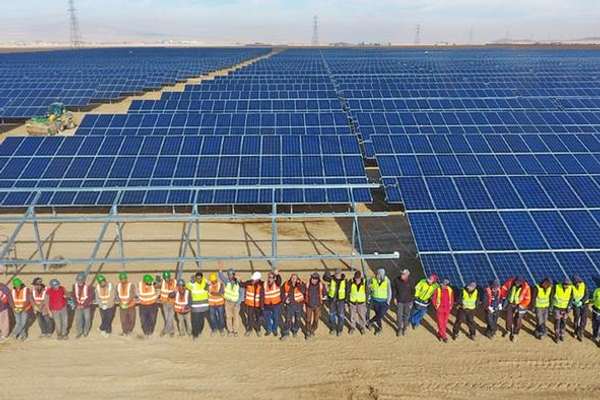 Iran's Renewables Ambitions Dwindle Amidst Regional Surge