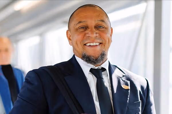 روبرتو کارلوس به طور اورژانسی، جراحی قلب شد