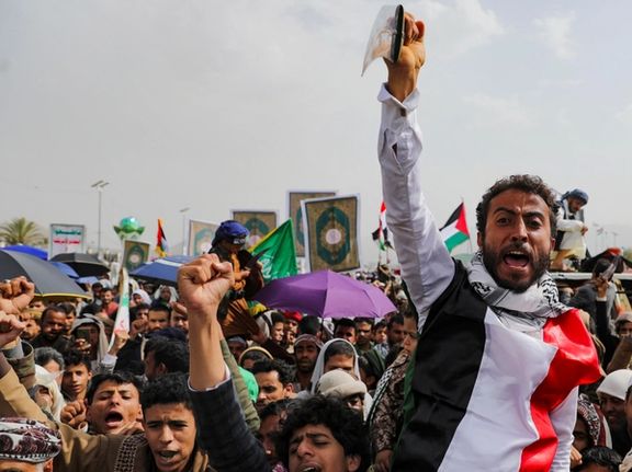 عضو ارشد پیشین نیروی دریایی بریتانیا: حوثیها در حال غلبه بر آمریکا در دریای سرخ هستند